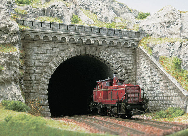 Tunnel Portal w/Wings -- Double Track