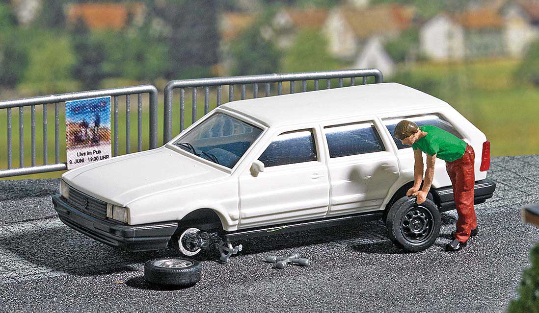 Complete Miniature Scene -- Roadside Tire Blowout, VW Passat Wagon, Driver, Accessories-2