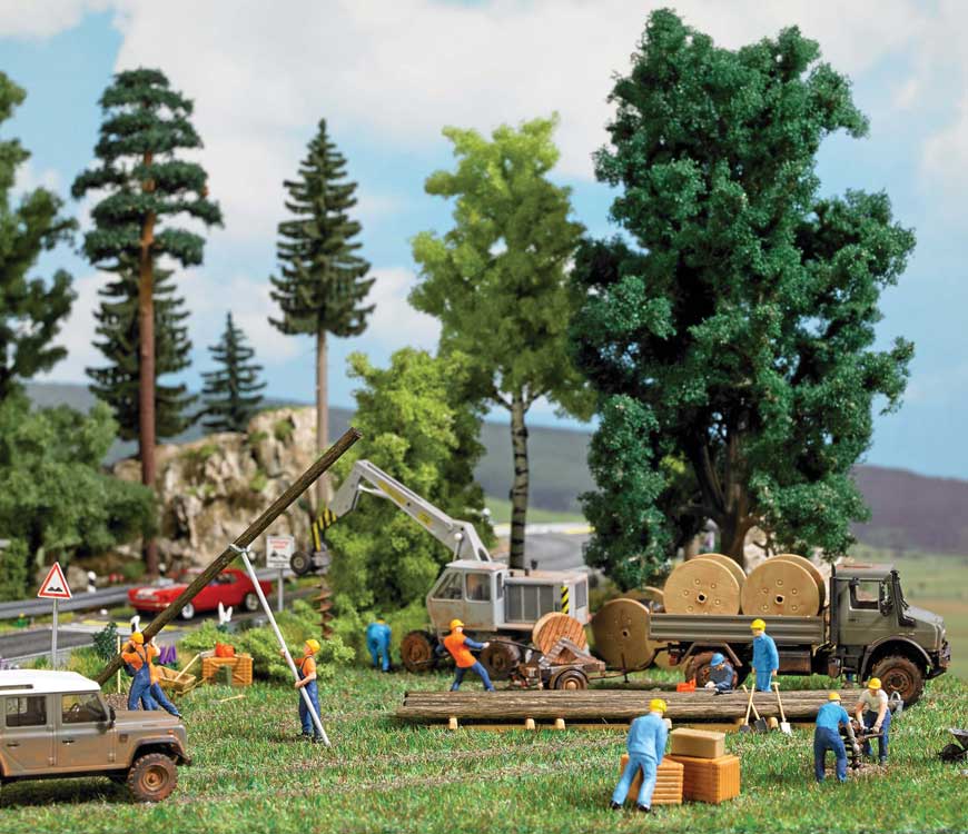 Auger, 2 Figures and Telecomm Accessories Miniature Scene-2