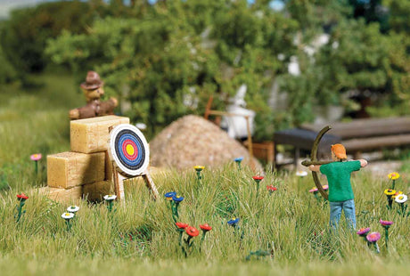 Archery Range - Action Set -- Figure with Bow, Target, Hay Bales-1