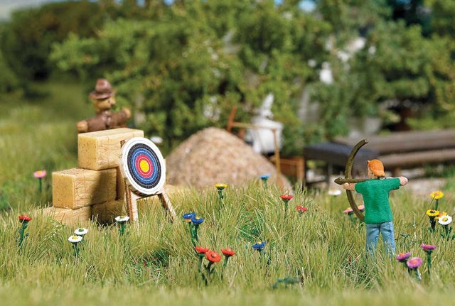 Archery Range - Action Set -- Figure with Bow, Target, Hay Bales-1