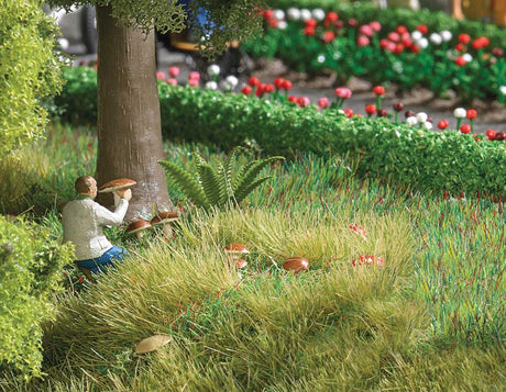 Mushroom Hunter - Action Set -- Figure, 14 Mushrooms and Plants-1