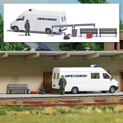 Unattended Baggage - Action Set -- Bomb Disposal Van, 2 Figures, Robot, Suitcase, Waste Bin, 2 Benches, Barrier