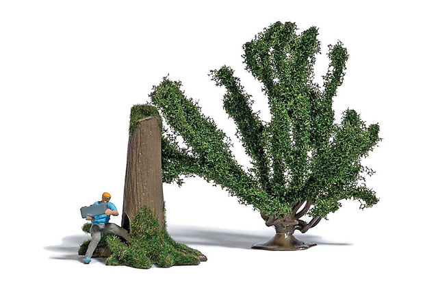 Geochcher - Action Set -- Land Rover Defender, Tree, Stump, Figure-1