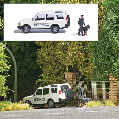 K-9 Security - Action Set -- Policeman, Dog, Land Rover Discovery