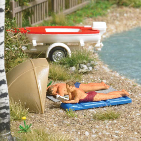 Sunburn - Action Set -- 2 Figures, Air Mattress, Blanket, Sun Shelters-1