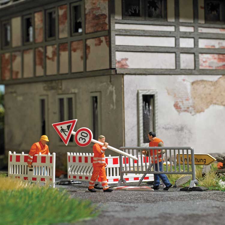 Setting Up Construction Barriers - Action Set -- 8 Barriers, 3 Figures, German Signs, Orange Cones, Dirt Pile-1