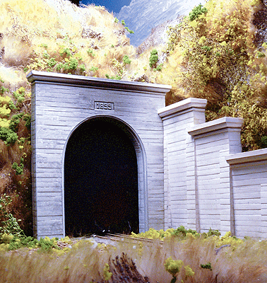 Single-Track Concrete Tunnel Portal -- 4-1/2 x 4-13/32"  11.4 x 8.7cm