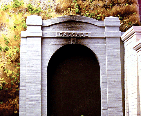 Cascade Tunnel Single-Track Portal -- 4-3/4 x 4-7/8"  12.1 x 12.4cm