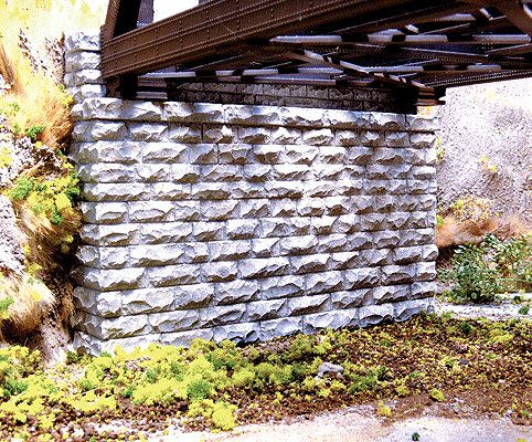 Double-Track Cut Stone Bridge Abutment -- Fits Central Valley Double-Track Truss Bridge-1