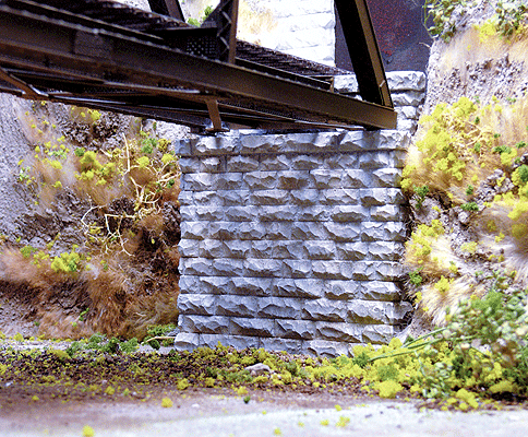 Single-Track Cut Stone Bridge Abutment -- 1-3/4 x 5/8 x 2-1/4"  4.5 x 1.6 x 5.7cm pkg(2)