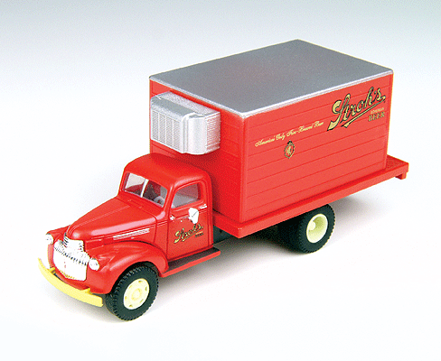 1941-1946 Chevrolet Reefer Truck - Assembled - Mini Metals(R) -- Stroh's Beer (red)