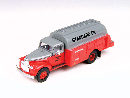 1941-1946 Chevrolet Tank Truck - Assembled - Mini Metals(R) -- Standard Oil Co. (Red, gray)
