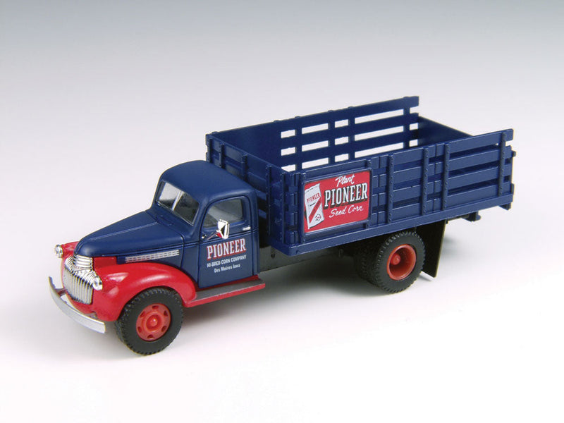 1941-1946 Chevrolet Stakebed Truck - Assembled - Mini Metals(R) -- Pioneer Corn (blue, red)