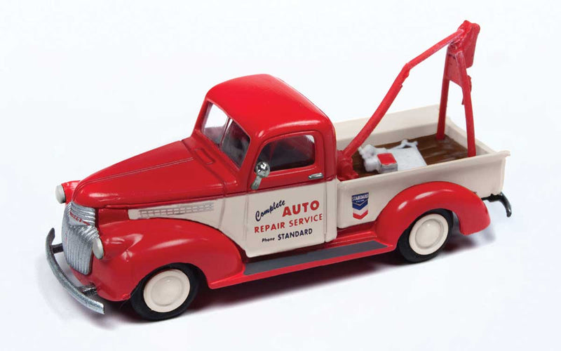 1941-1946 Chevrolet Wrecker Tow Truck - Assembled - Mini Metals(R) -- Standard (red, white)