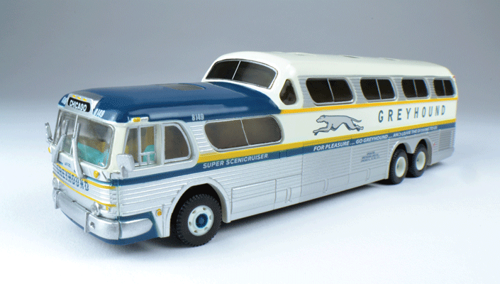 1954 GMC PD4501 Scenicruiser Bus - Assembled -- Greyhound (1960 Scheme silver, white, blue, gold, Destination: Chicago)