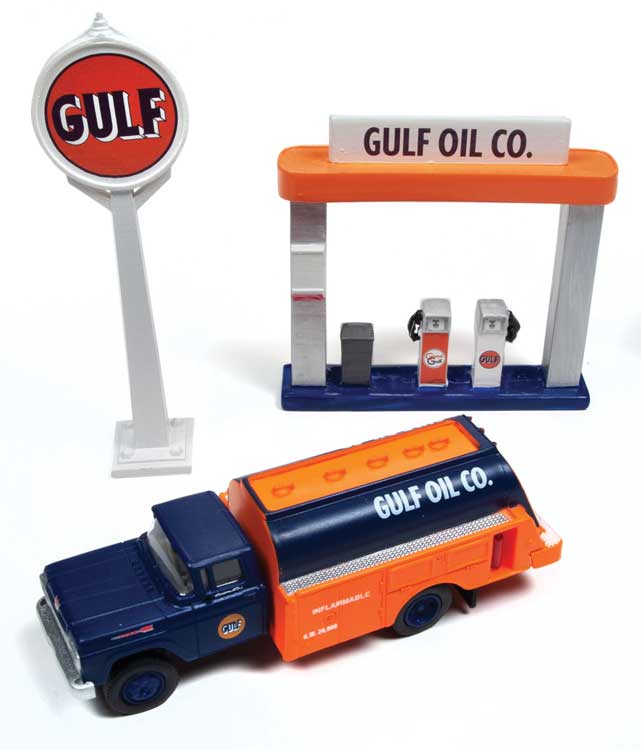 1960 Ford Tank Truck with Station Sign and Pump Island - Assembled -- Gulf Oil