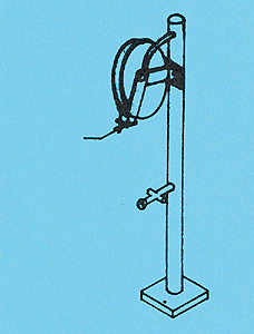 Air Stand w/Hose -- For Engine & Freight Car Shops
