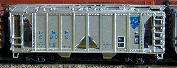 2-Bay Covered Hopper -- Delaware & Hudson