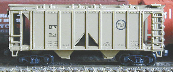 2-Bay Covered Hopper -- Missouri Pacific