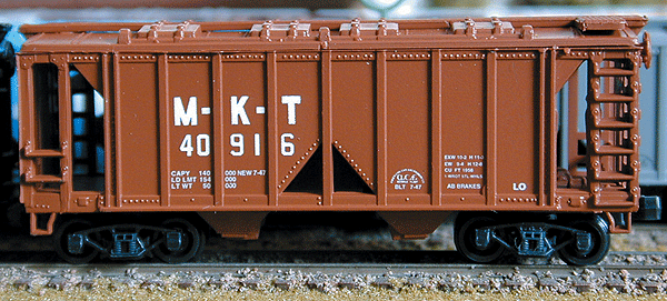 2-Bay Covered Hopper -- Katy