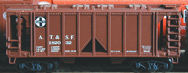 ACF Covered Hopper 2-Pack -- Santa Fe (one brown, one black)