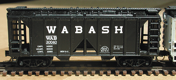2-Bay Rib-Side Covered Hopper -- Wabash
