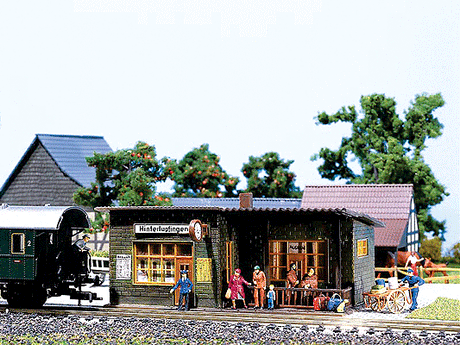 Wayside Station -- 4-7/8 x 3-3/16"  12.4 x 8.1cm