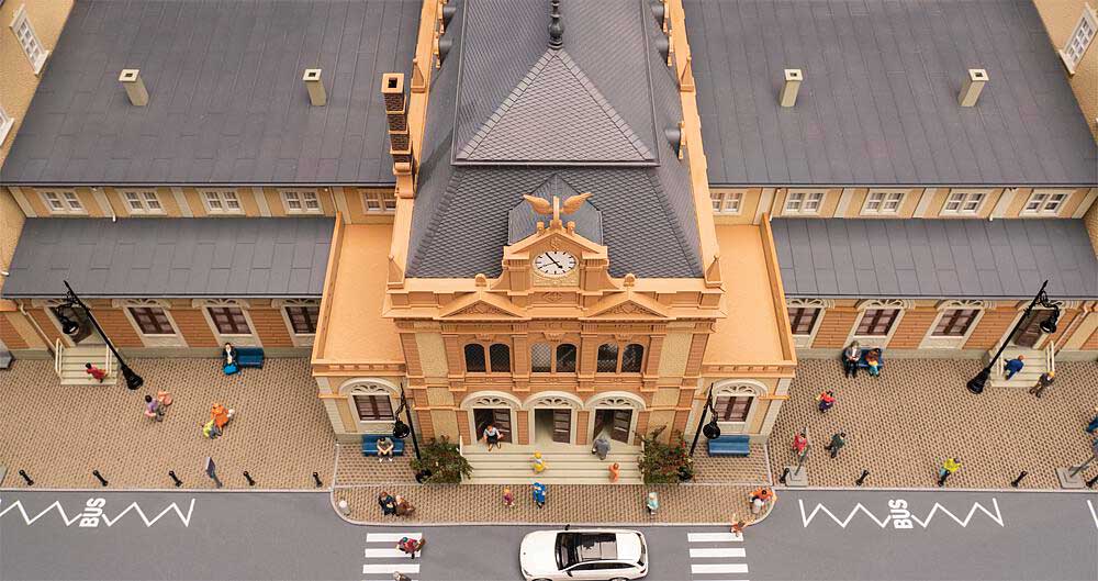 Neustadt/Weinstr. Main Train Station -- Kit - 45-7/16 x 11-3/16 x 11" 90 x 28.4 x 28cm-5