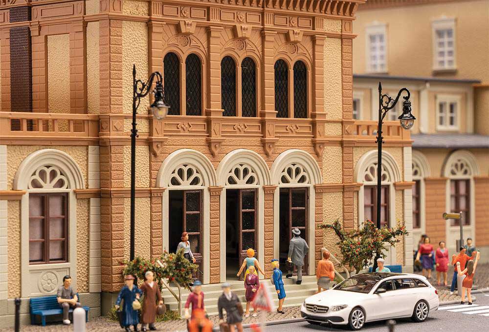Neustadt/Weinstr. Main Train Station -- Kit - 45-7/16 x 11-3/16 x 11" 90 x 28.4 x 28cm-6