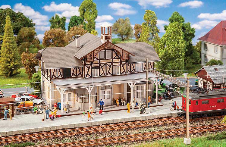 Beinwil Station -- Laser-Cut Kit - 8-13/16 x 5-7/8 x 6-7/16"  22.4 _ 15 _ 16.3cm