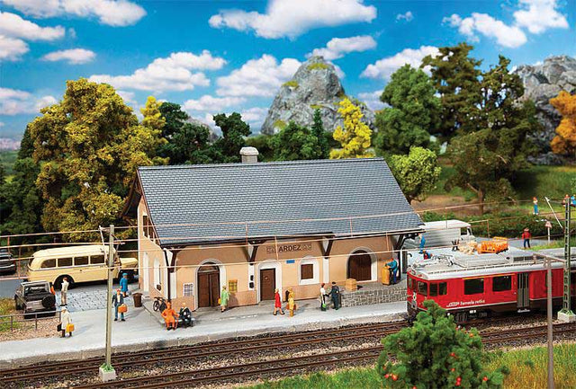 Ardez Station -- Kit - 15-3/4 x 5-13/16 x 4-1/2"  40 x 14.8 x 11.5cm-1