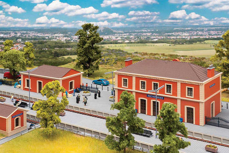 Reichenweier Railway Station Set -- Kit - 3 Structures-1