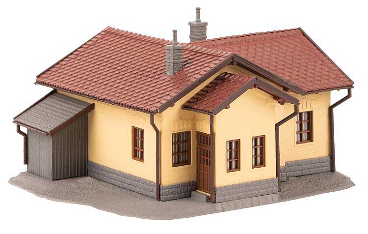 Huttenberg Wayside Train Station -- Kit - 5-3/4 x 5 x 3-5/16" 14.7 x 12.7 x 8.4cm-3