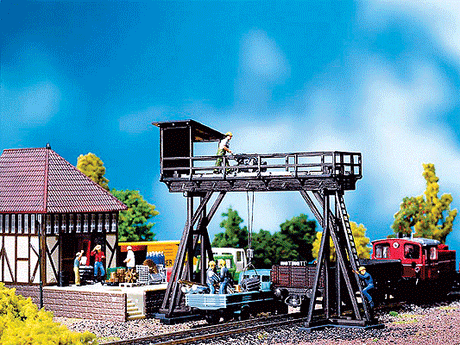Gantry Crane -- 5-3/16 x 2 x 3-13/16"  13 x 5.4 x 9.5cm