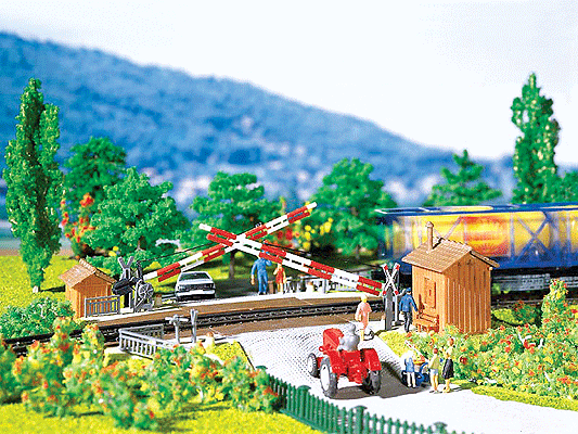 Curved Grade Crossing w/Gates -- 7-1/2 x 6-5/16"  19 x 16cm