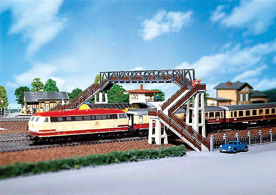 4-Track Concrete Footbridge -- 13-1/8"  33 x 19.5cm
