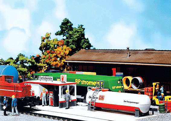 German Railways Service Station -- 8 x 3-3/4 x 1-1/2"  20.1 x 9.4 x 3.9cm