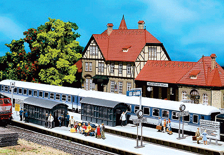 Platform Extension -- For #272-120191; 16-3/4 x 2 x 2-5/8"  42 x 4.8 x 6.7cm