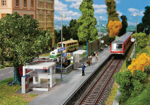 Modern Bus/Light Rail Shelter w/Platform -- Kit - 1-3/8 x 1-3/8 x 1-1/4"  3.4 x 3.4 x 3.2cm