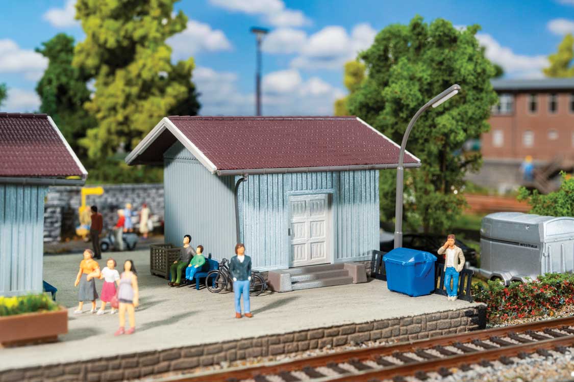 Bus Shelter/Waiting Room -- Kit - 3-3/16 x 3-3/16 x 2-1/4"  8.1 x 8.1 x 5.8cm-1