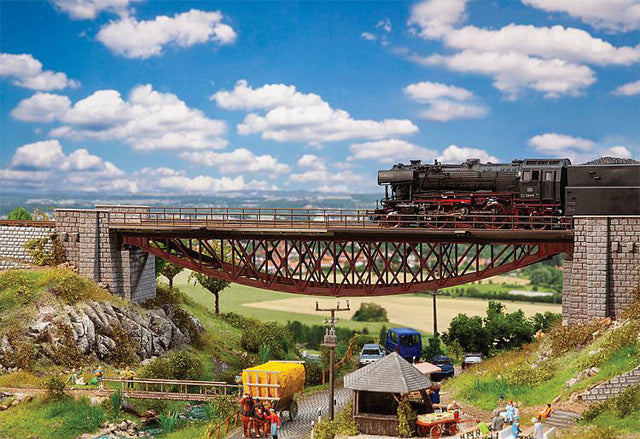 Single-Track Fishbelly Steel Railroad Bridge with Abutments -- Kit - 15-9/16 x 3-7/16 x 3-1/4"  47.2 x 8.7 x 8.2cm