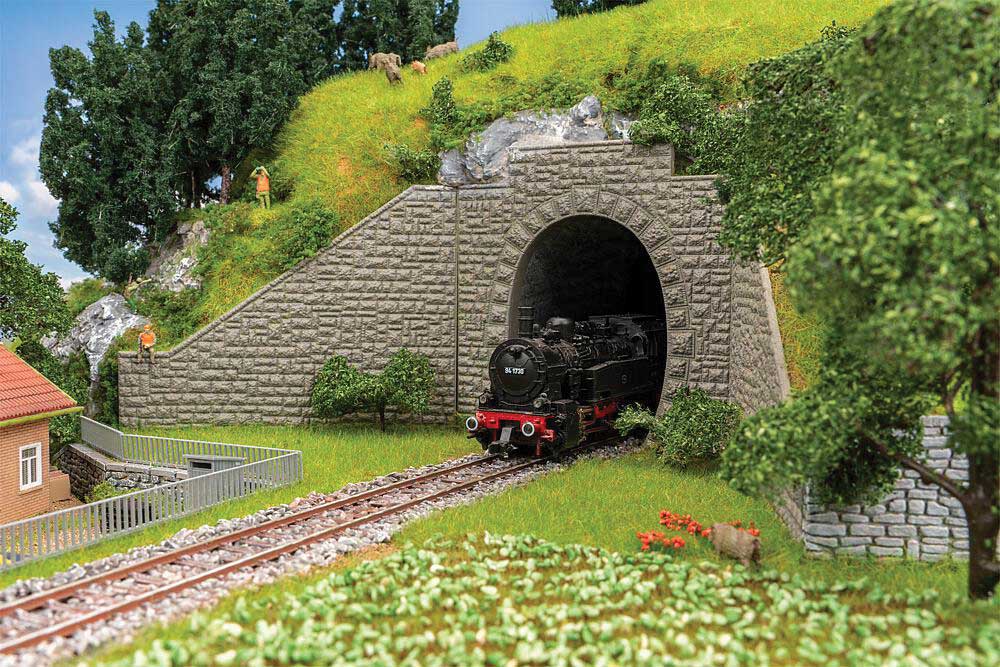 Single-Track Tunnel Portal 2-Pack - Kit -- Each: 4-3/4 x 1-1/4 x 4-3/4"  12 x 3.1 x 12cm Includes Wing Walls-1
