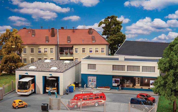 Bus Maintenance Facility -- Kit - Office: 8-1/2 x 5-3/8 x 3-1/2" 21.6 x 13.6 x 8.9cm, Garage: 8-3/8 x 5-1