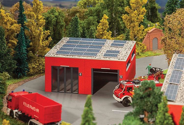 Fire Appliance Hall/Garage -- Kit - 5-3/4 x 5-1/2 x 2-1/2"  14.5 x 14 x 6.4cm