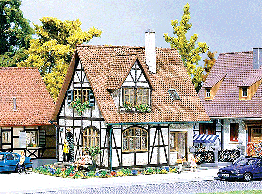 One-Family House w/Half-Timber Framing -- 4-5/8 x 3-13/16 x 4-5/8" (11.5 x 9.5 x 11.5cm)