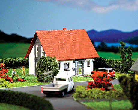 Single-Family House (gray, white) - Kit -- 4 x 4-5/8 x 3-3/8"  10.1 x 11.7 x 8.4cm
