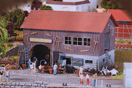 Antique Shop - Kit (Plastic) -- Weathered 6-1/4 x 3-3/4 x 3-15/16"  16 x 9.6 x 10cm
