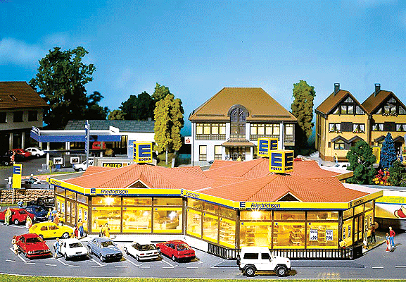 Mini Market -- 7-3/4 x 7-3/4"  19.8 x 19.8cm
