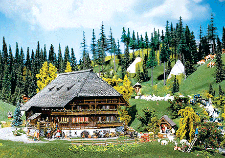 Black Forest Farmyard -- With Accessories 10-13/16 x 9-5/8 x 6-1/4" (27 x 24 x 15.6cm)
